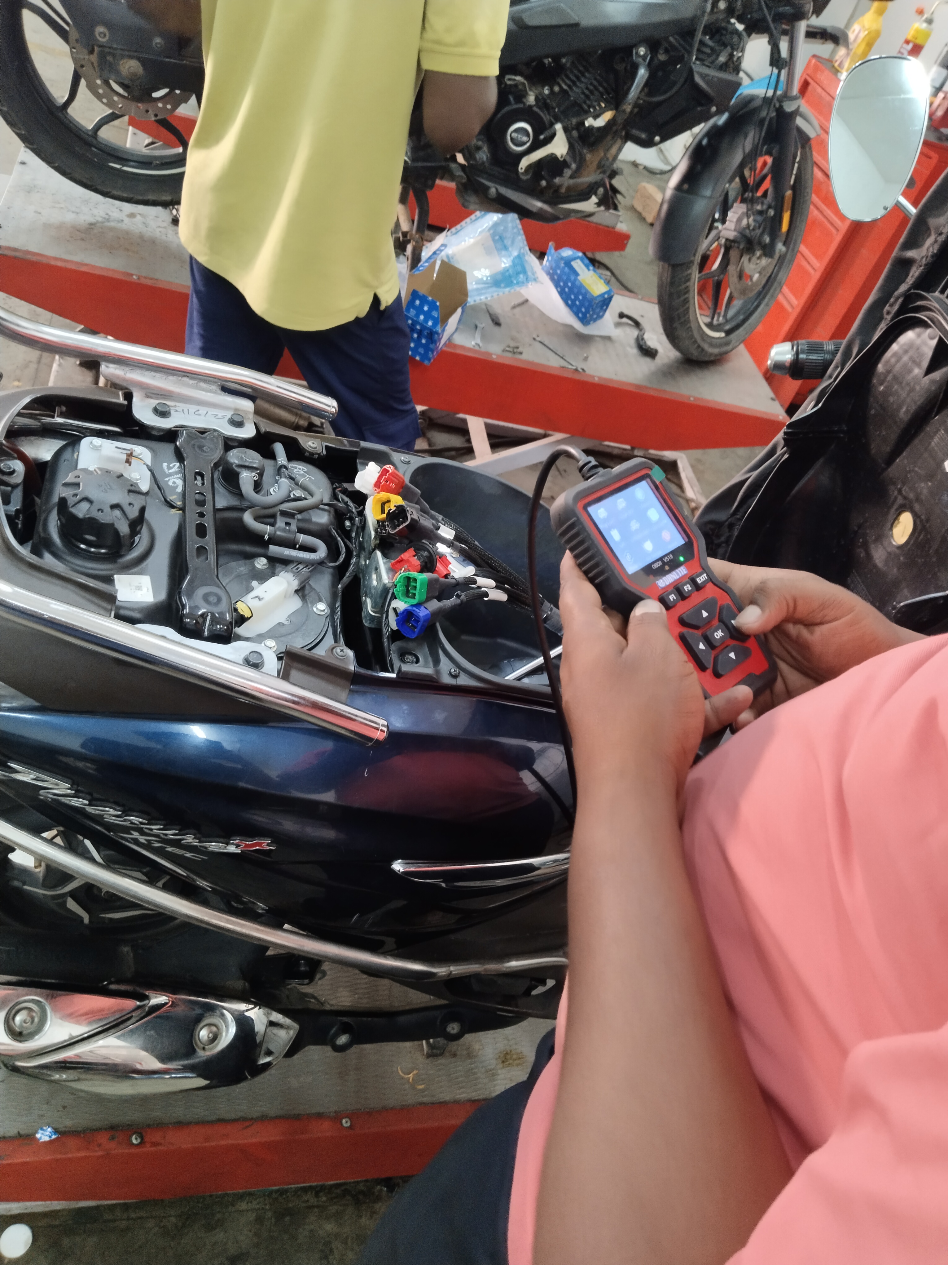 Professional bike painting service in Chennai